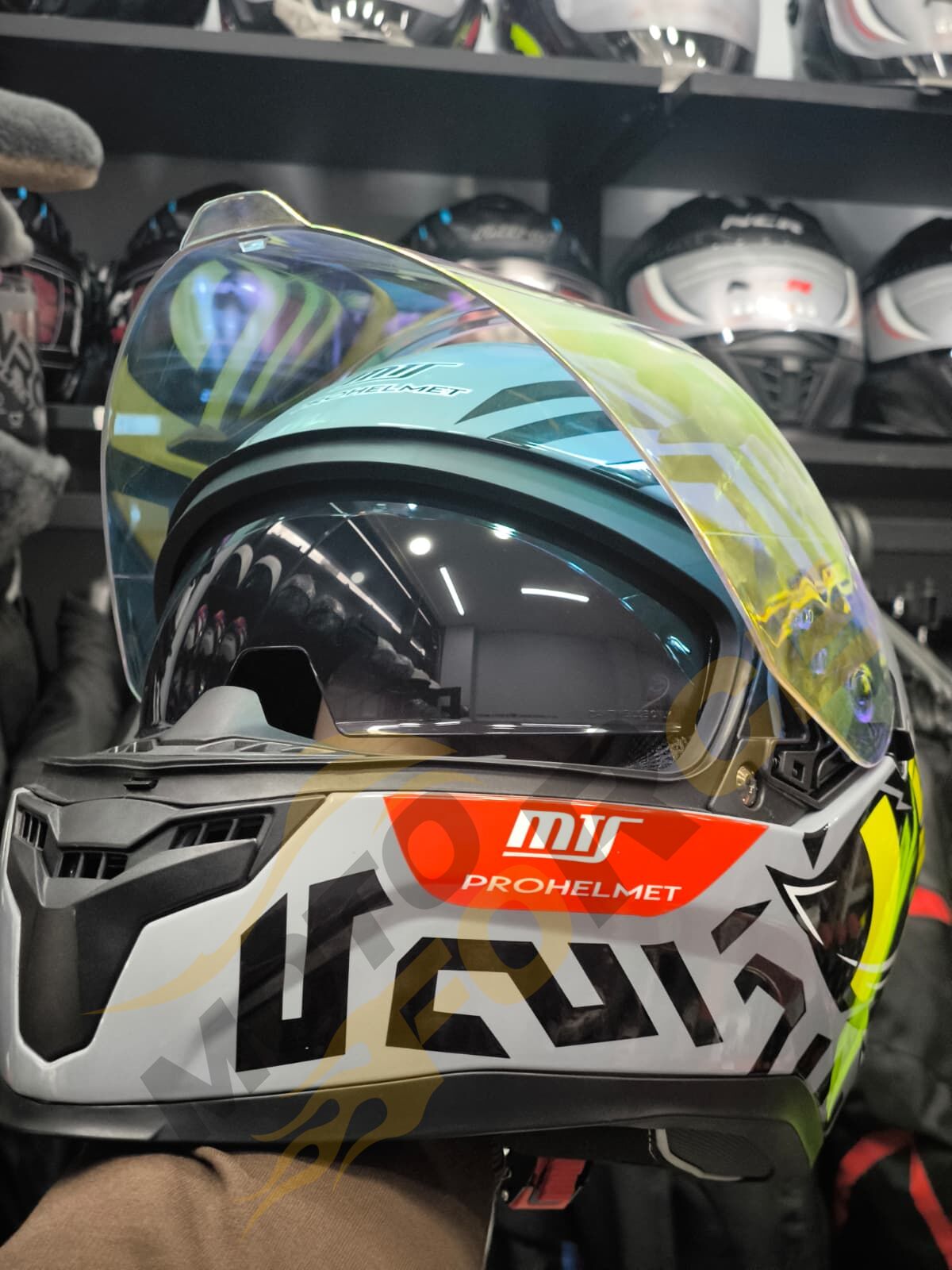 MTS M-910 BEE GÜNEŞ VİZÖRLÜ KASK (KIRMIZI CAMLI)